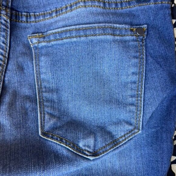 Judy Blue Jeans Wm's 5/27 Blue Denim Skinny Fit Distressed/Destructed Finish - Picture 10 of 12